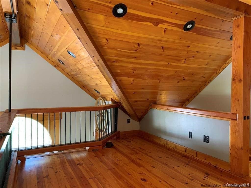 Bonus Room
