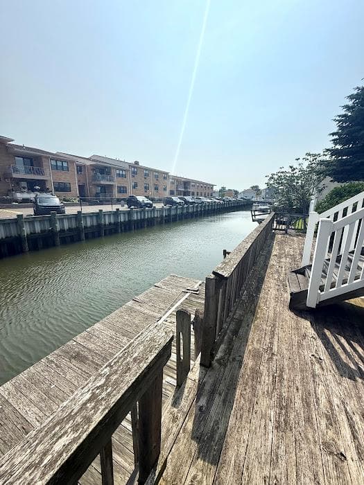 Dock