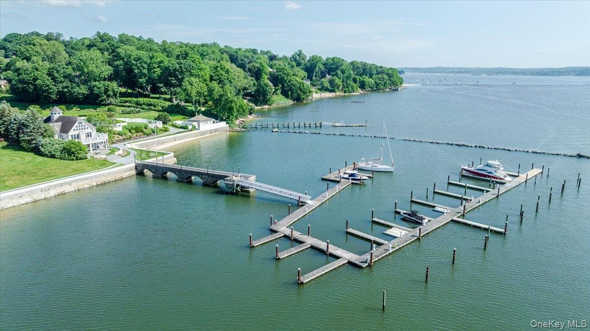 Pier
