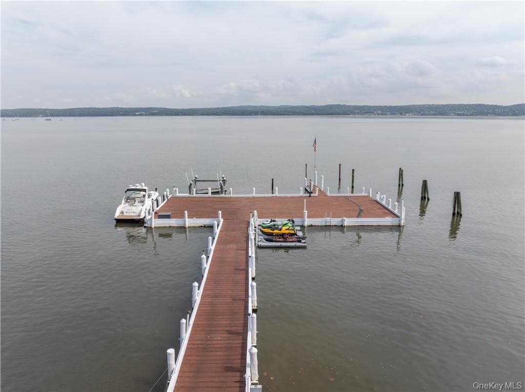 Dock