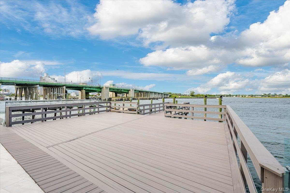 Dock