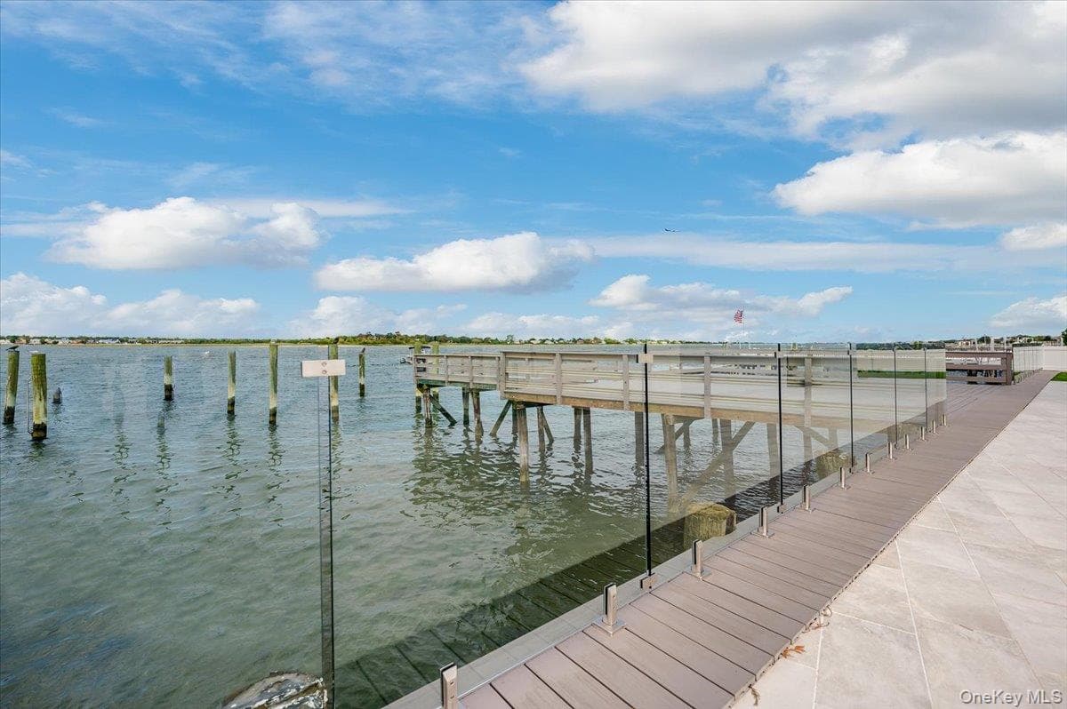 Dock