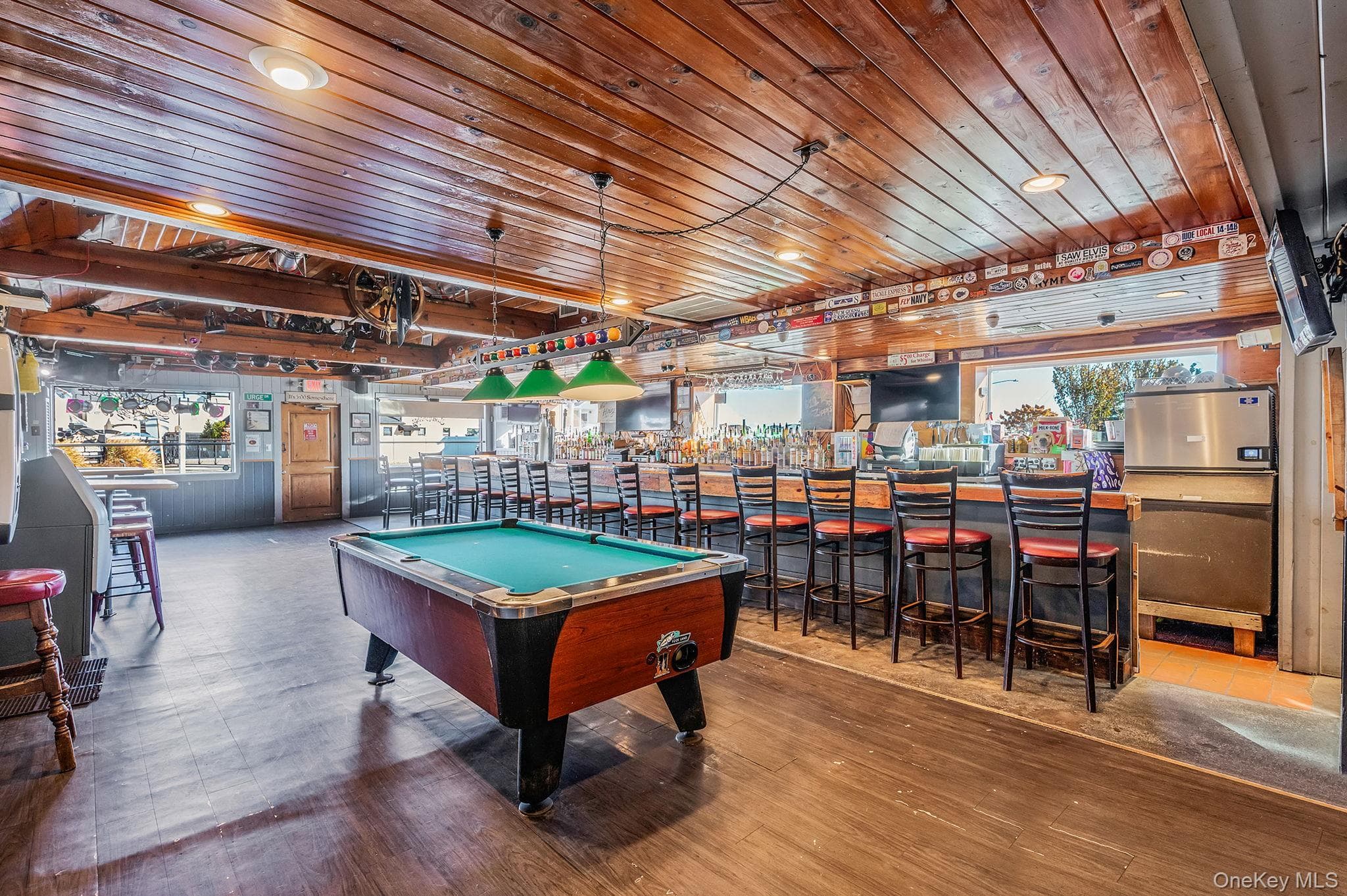 Bar