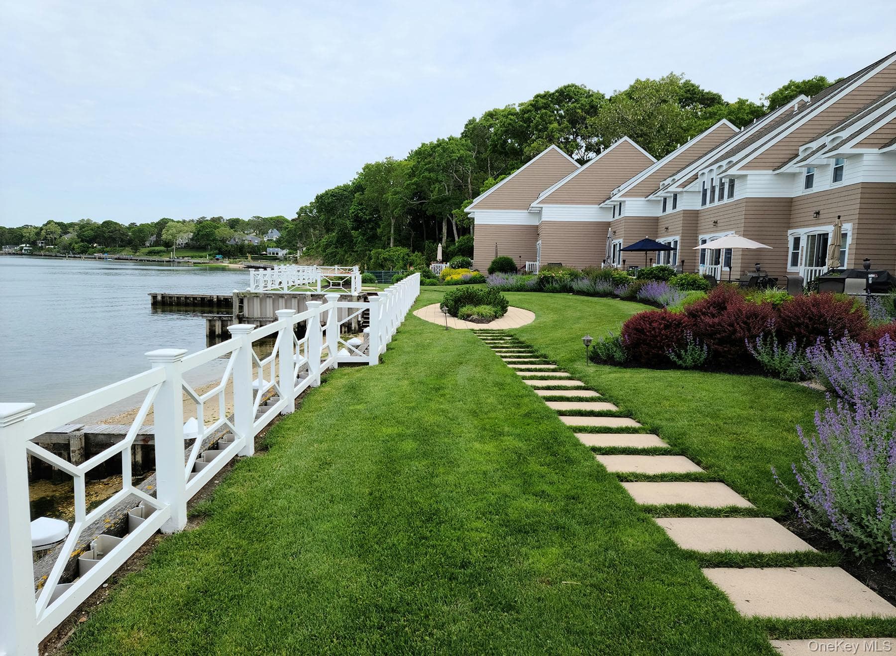 Dock