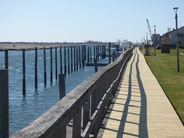 Dock