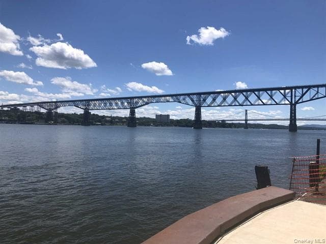 Dock