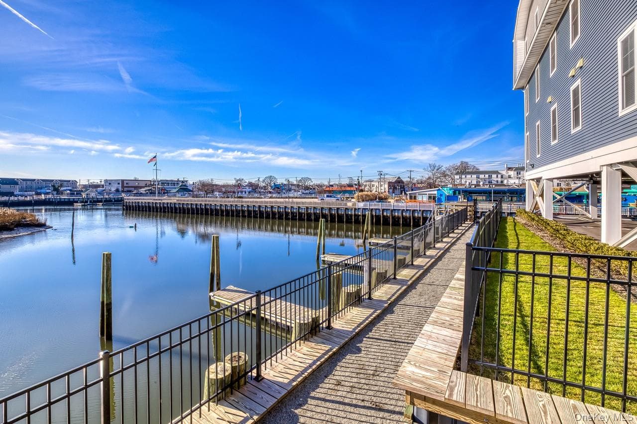 Dock