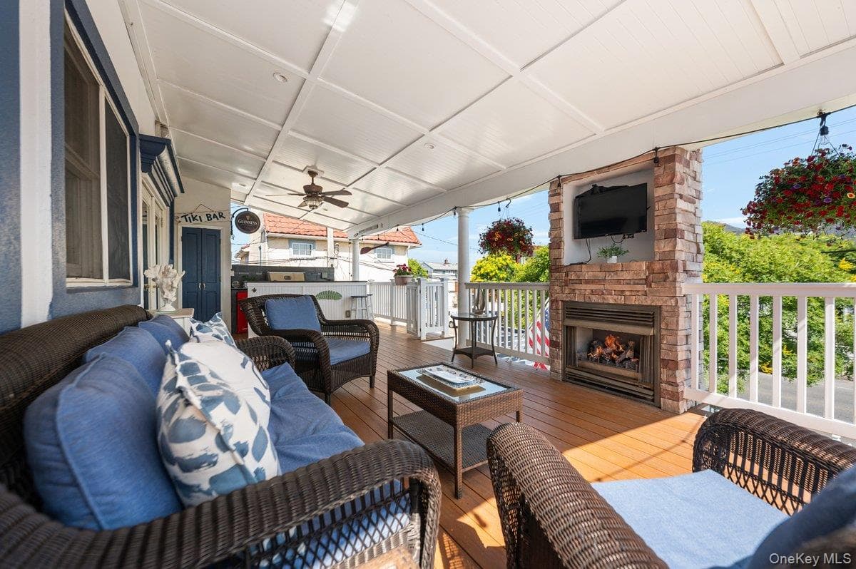 Deck