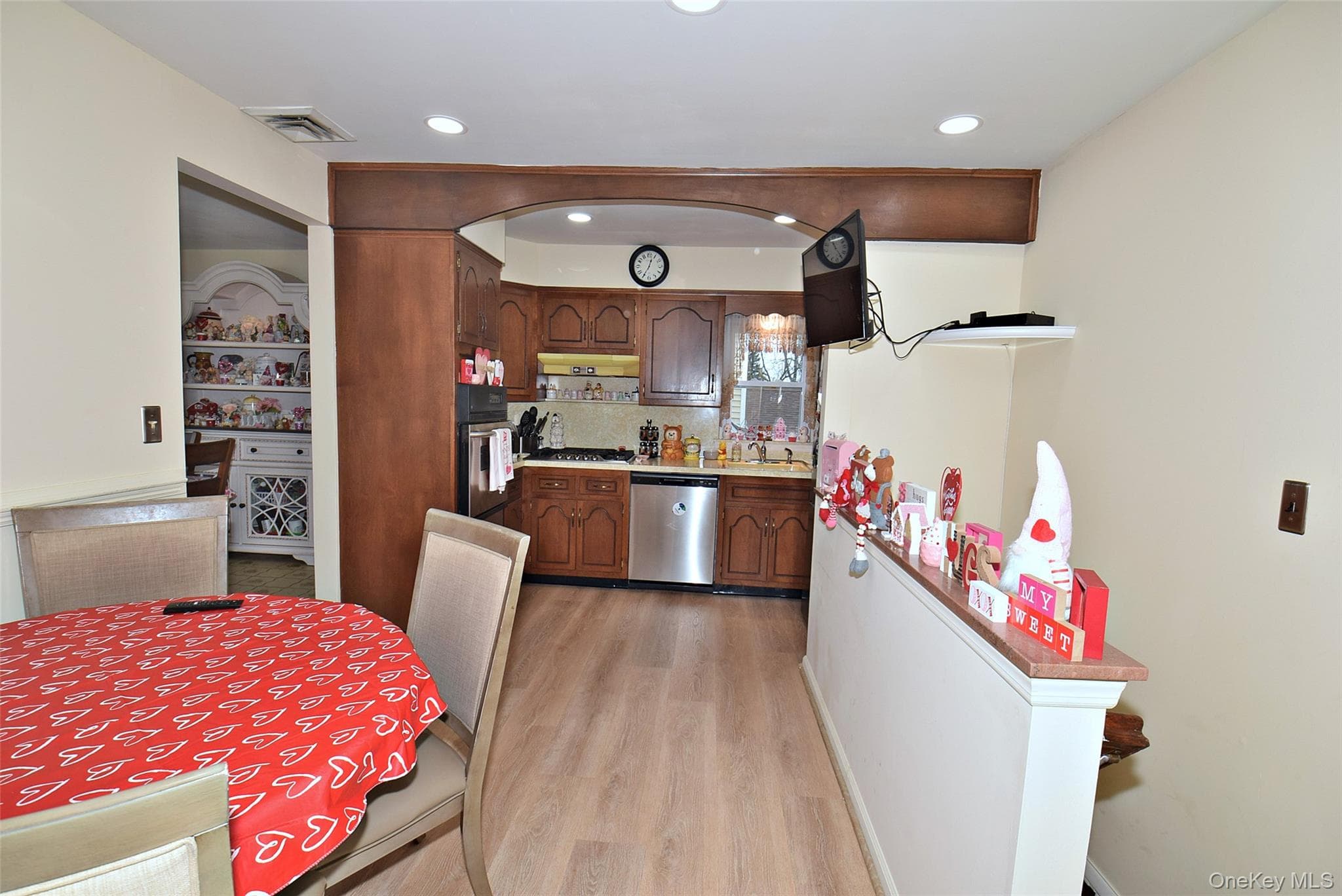 Photo 8