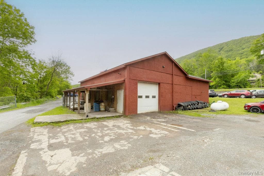 Garage