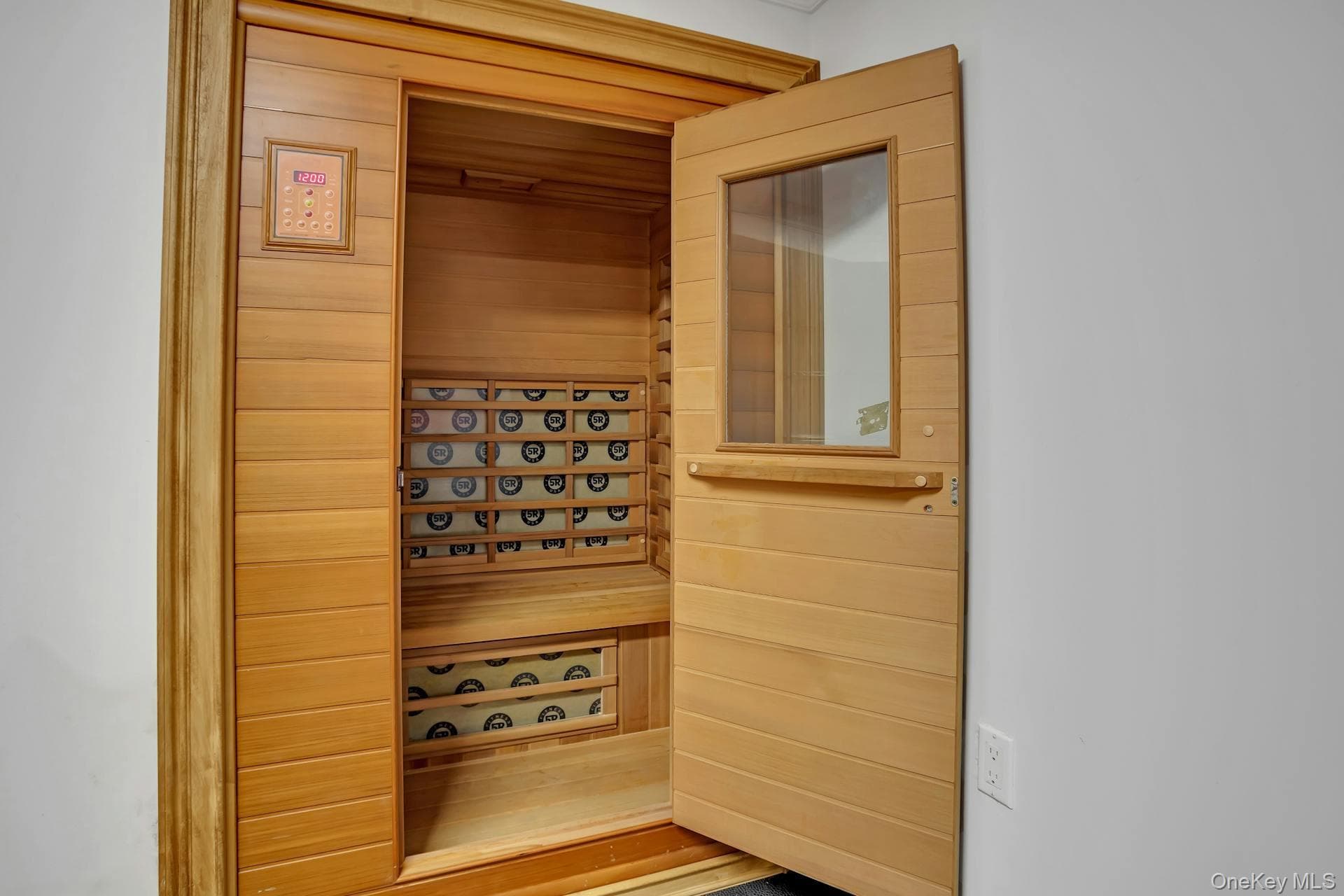 Photo 35
