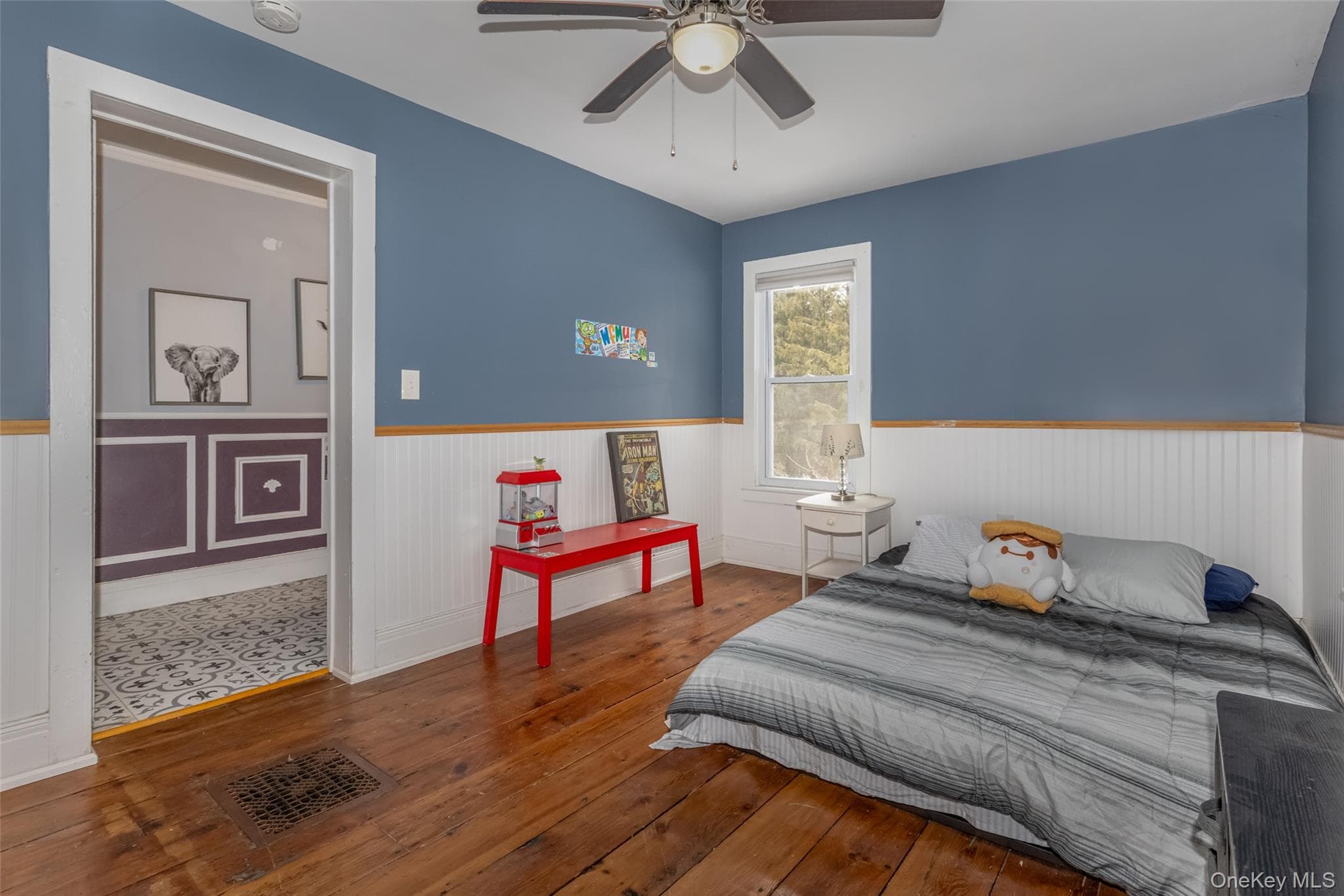 Bedroom