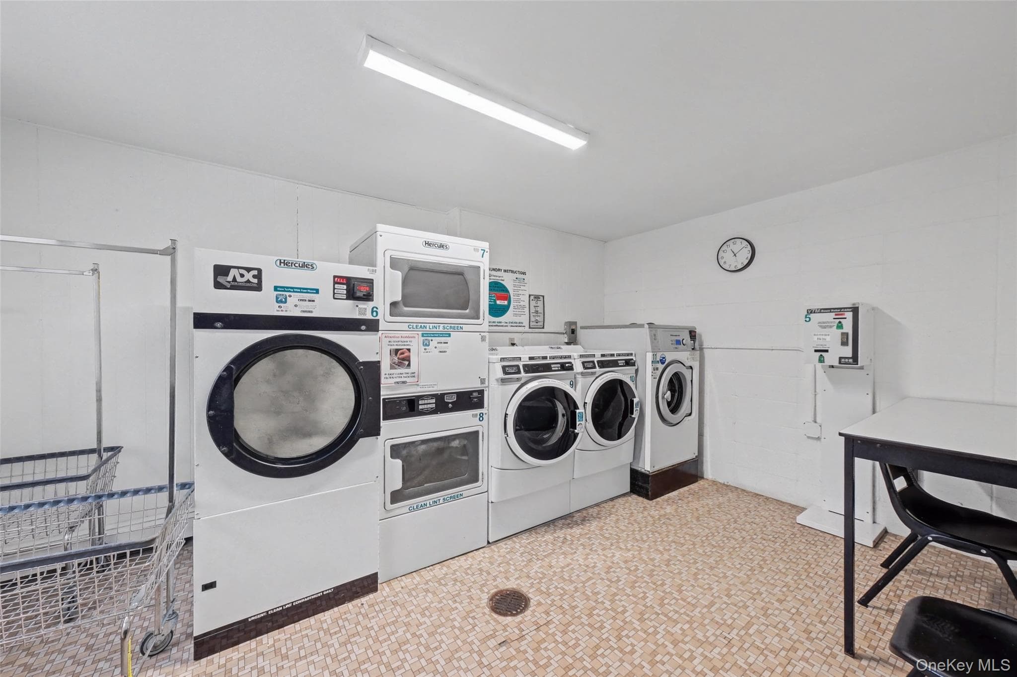 Photo 19