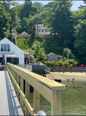 Dock