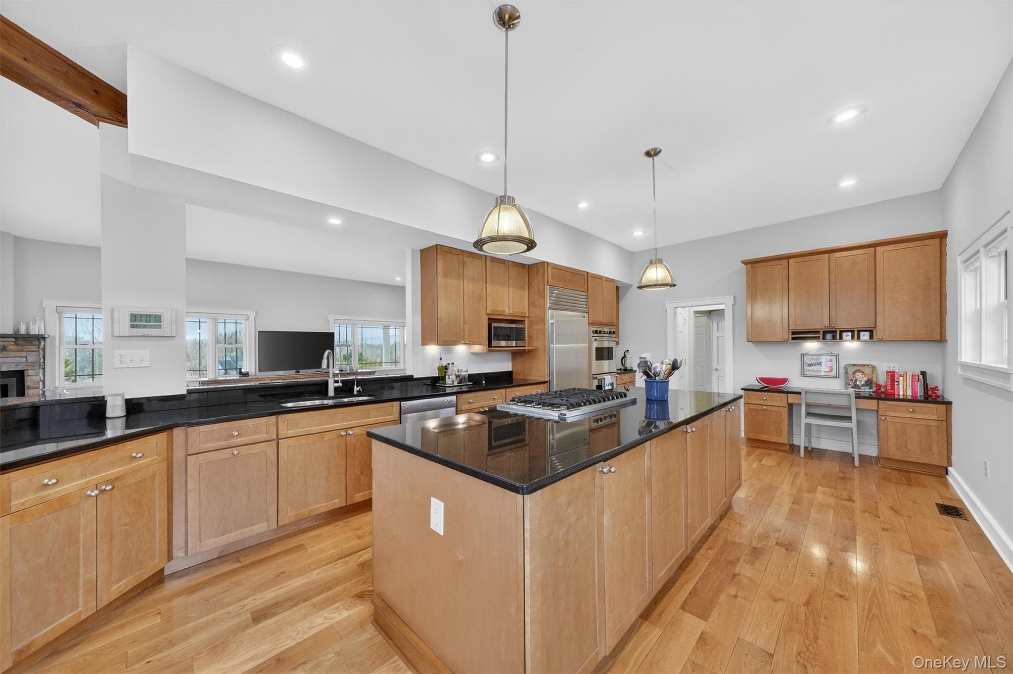 Photo 10
