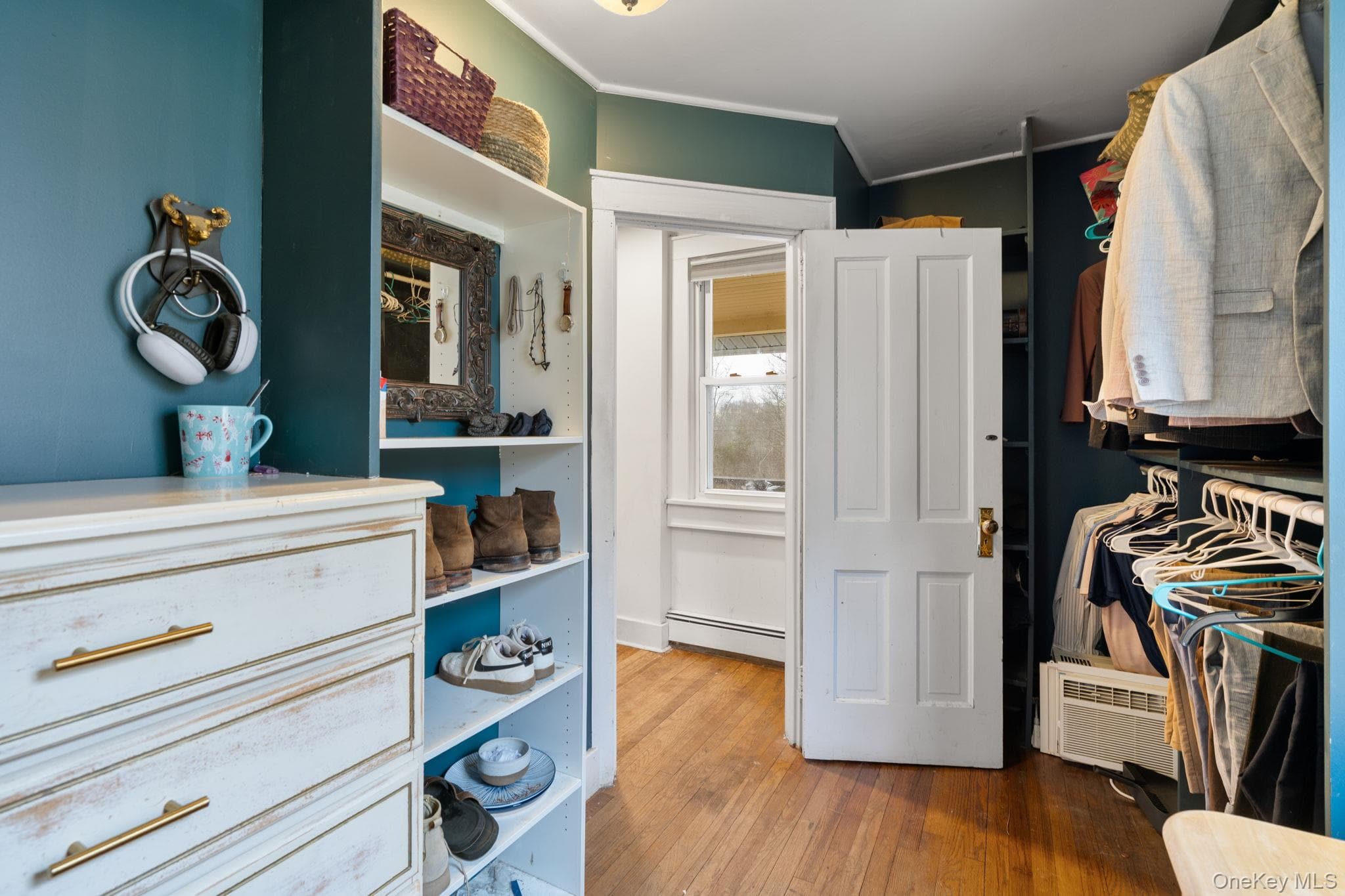 Walk-In Closets