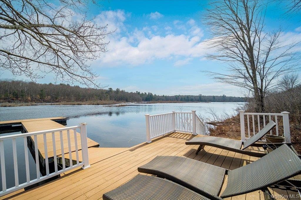 Dock