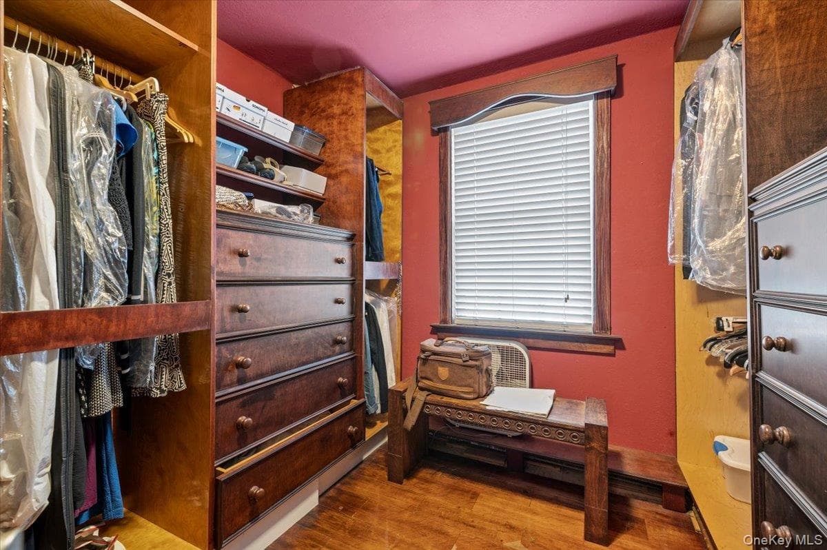 Walk-In Closets