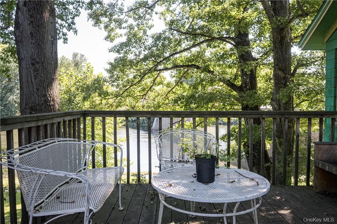 Deck