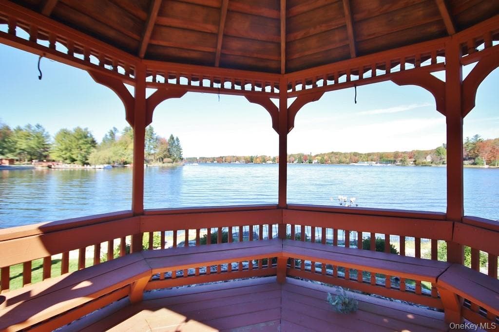 Dock