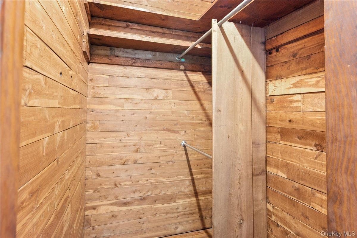 Walk-In Closets