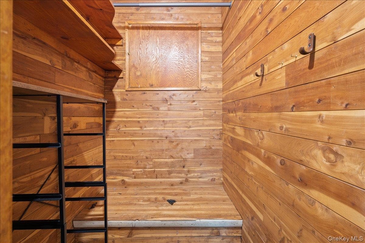 Walk-In Closets