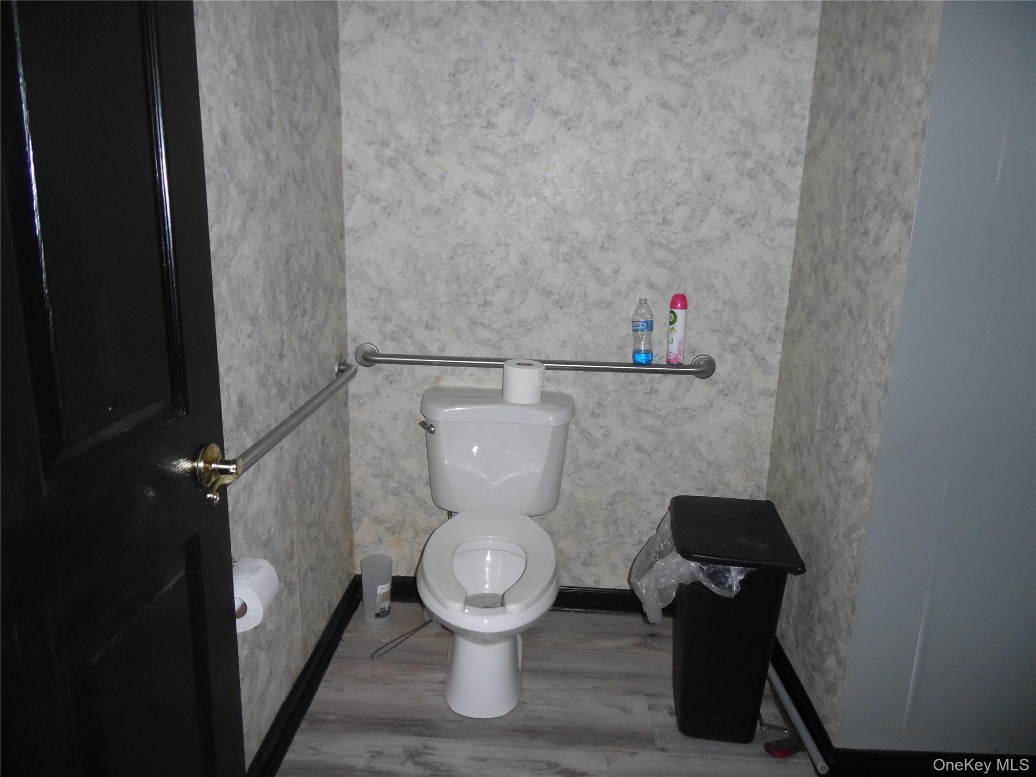 Photo 8