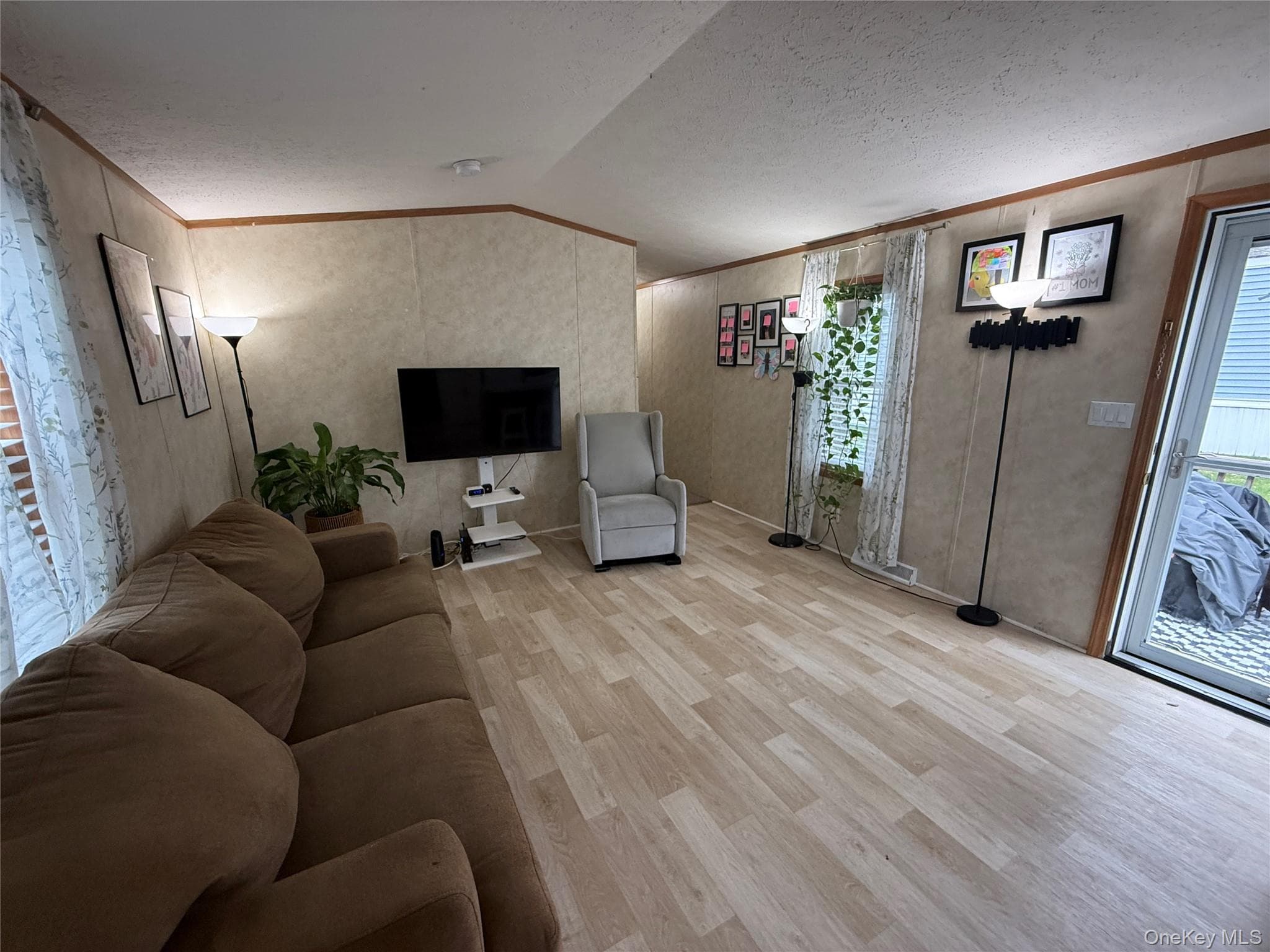Photo 8