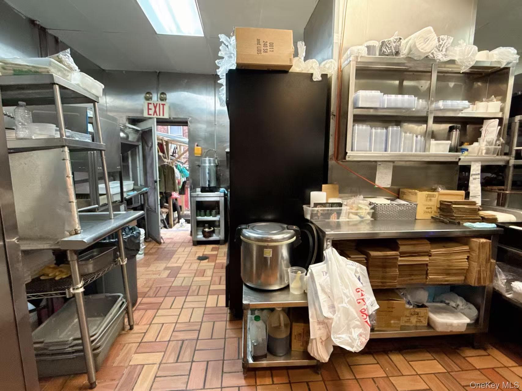 Photo 18